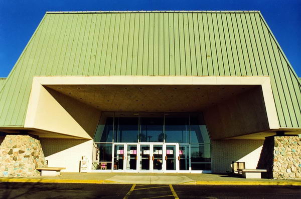 North Kent Mall - Old Photo From Gr Retro (newer photo)